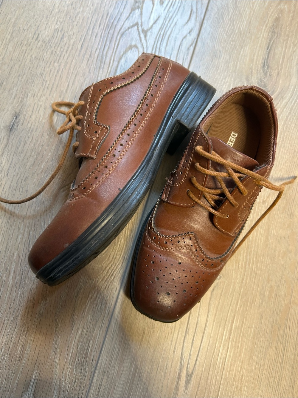 Deer Stags ACE Boys Dress Shoes Size 1M Brown Wingtip Oxford – Worn Once